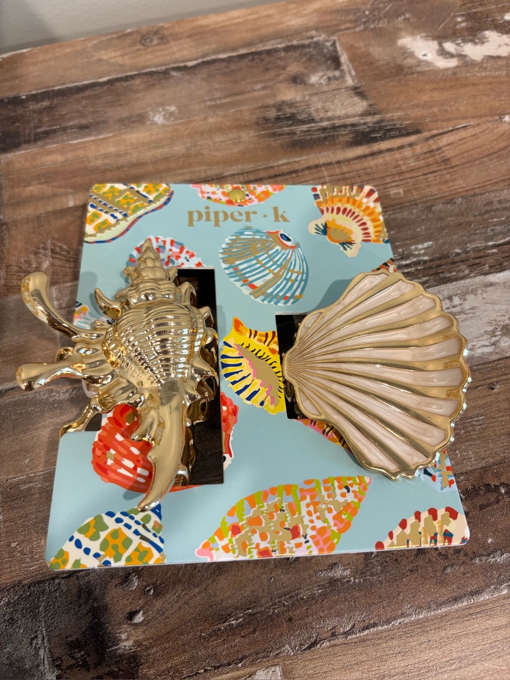 Piper Gold Shell and Conch Hook Set - Gold and Cream